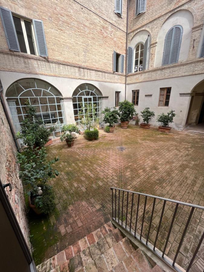 La Corte Affittacamere Фоліньо Екстер'єр фото